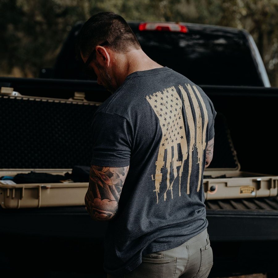 Grunt Style Rifle Flag 2.0 T-Shirt - Charcoal