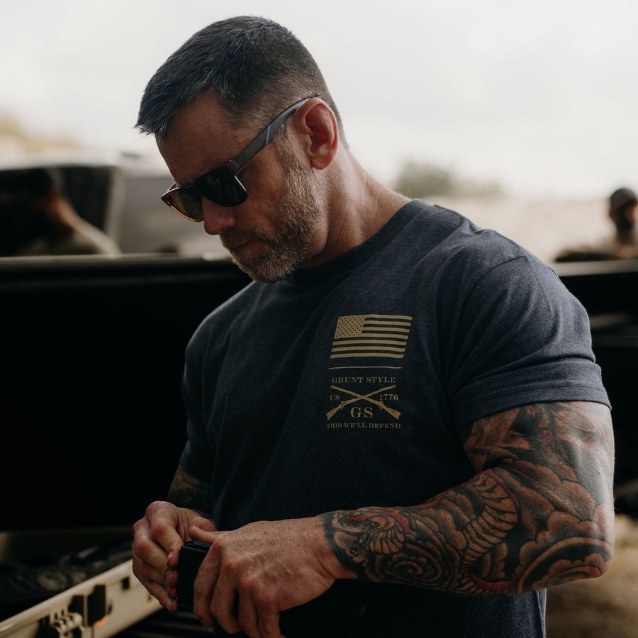 Grunt Style Rifle Flag 2.0 T-Shirt - Charcoal