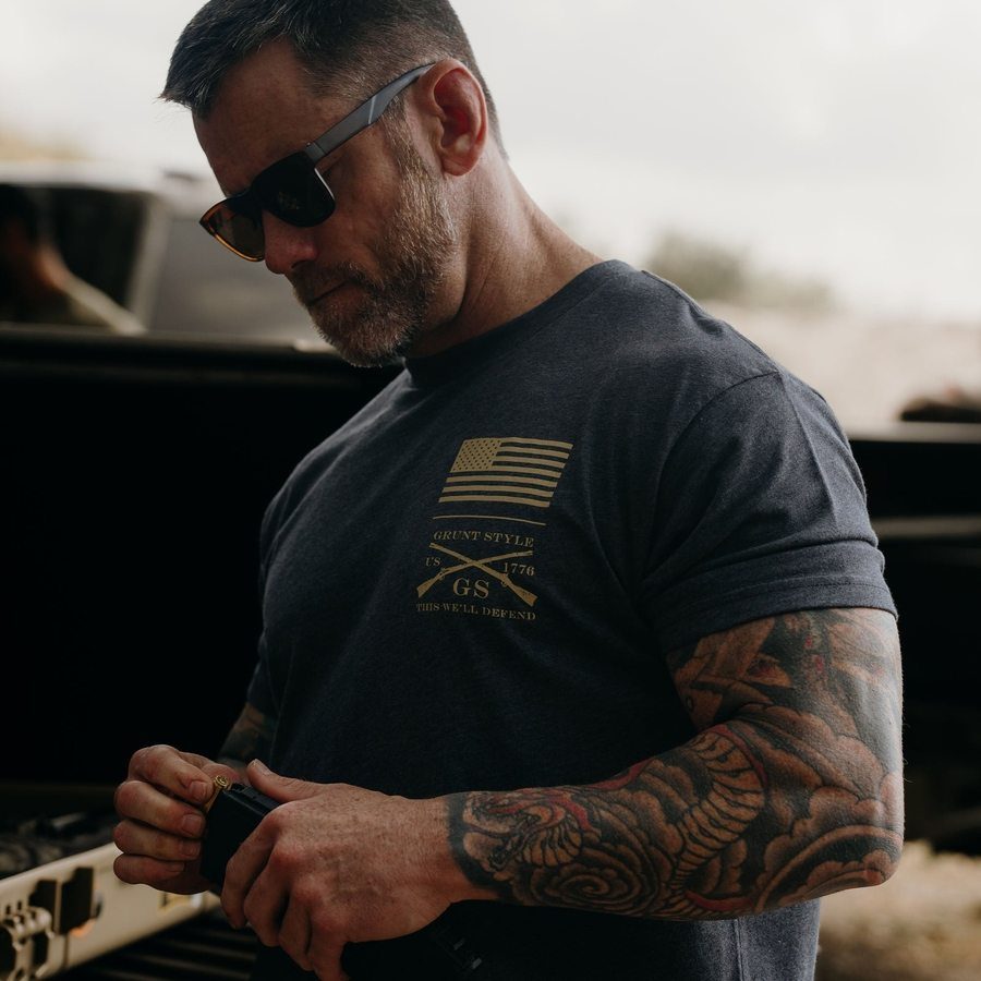 Grunt Style Rifle Flag 2.0 T-Shirt - Charcoal